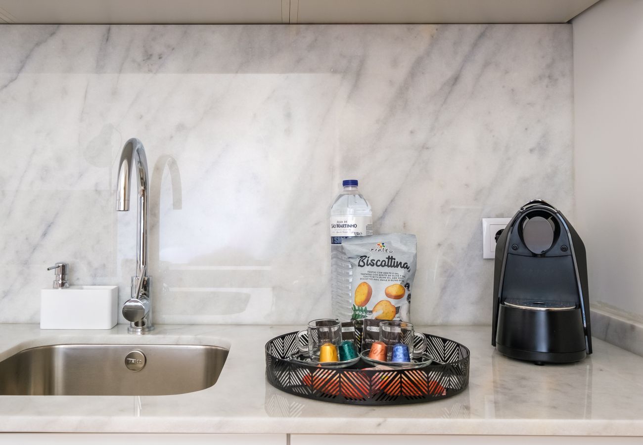 Apartamento em Porto - Art Deco 24 Luxury  Apartment Downtown Metro AC