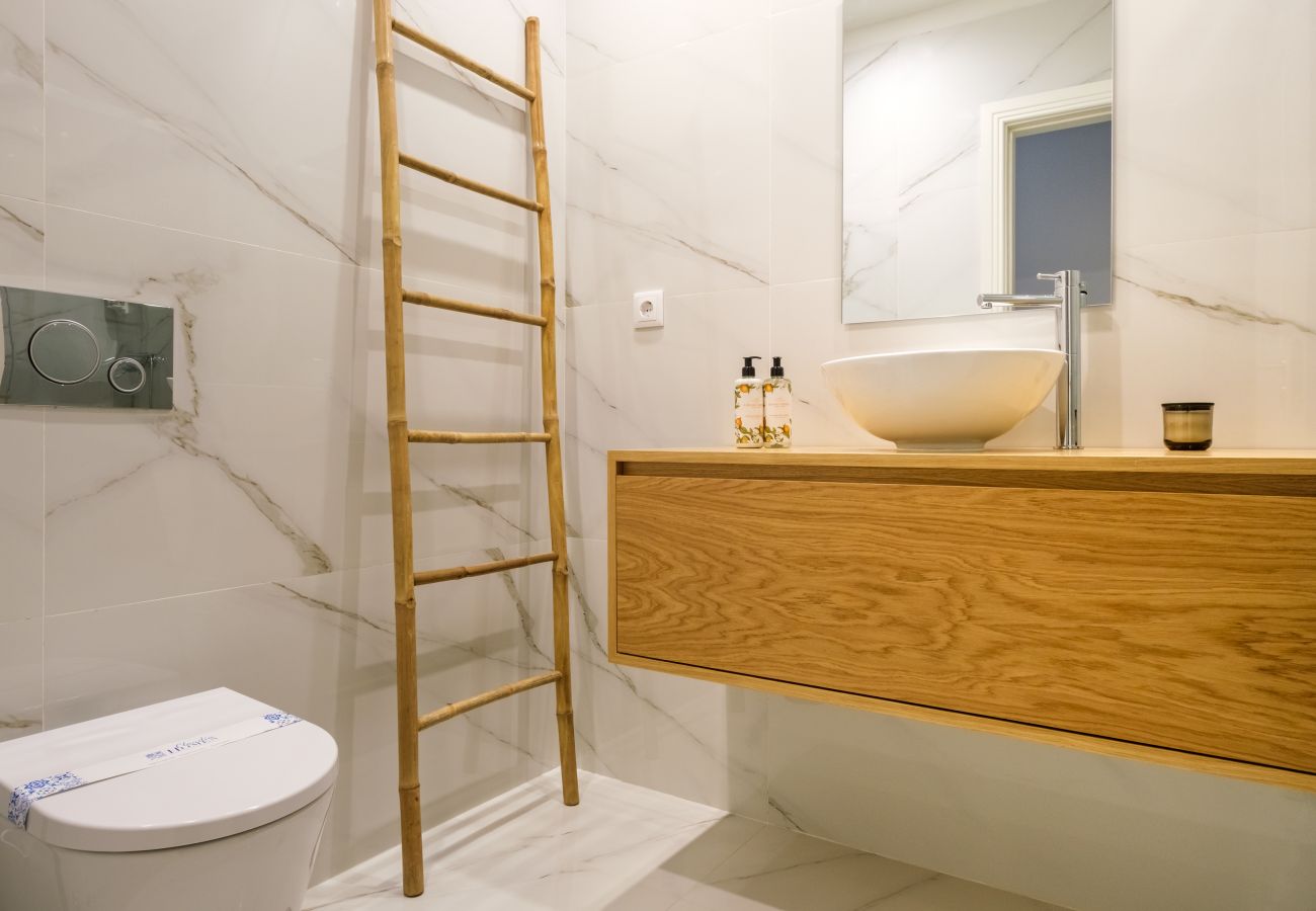 Apartamento em Porto - Art Deco 24 Luxury  Apartment Downtown Metro AC