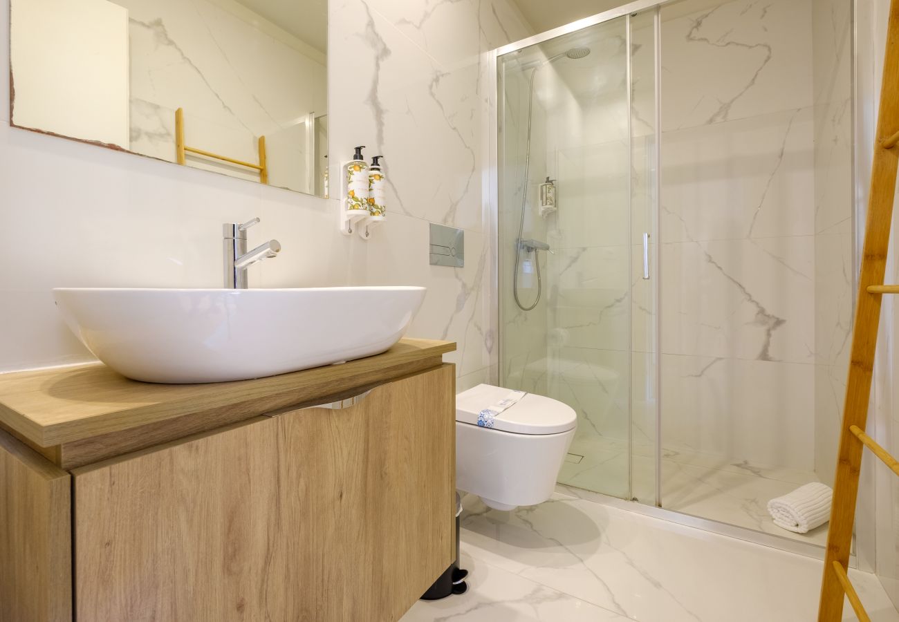 Apartamento em Porto - Magnolia 5 Luxury with AC Metro Downtown Porto