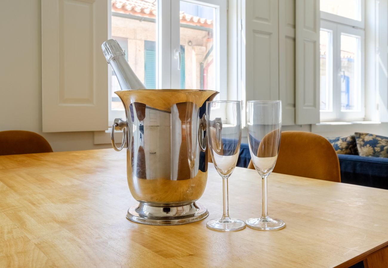 Apartamento em Porto - Magnolia 5 Luxury with AC Metro Downtown Porto