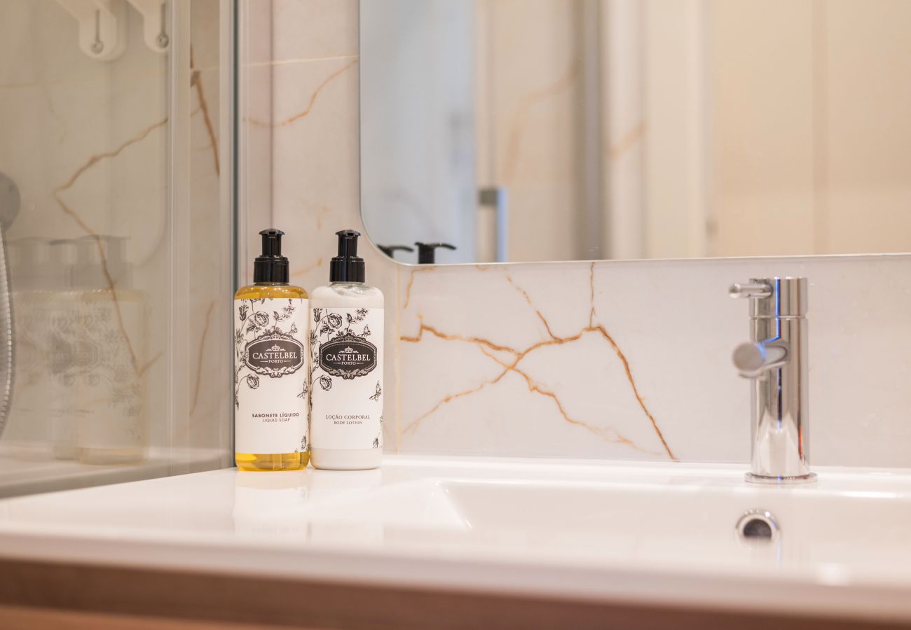Apartamento em Porto - Luxury Style 20 with AC Downtown Porto near Metro