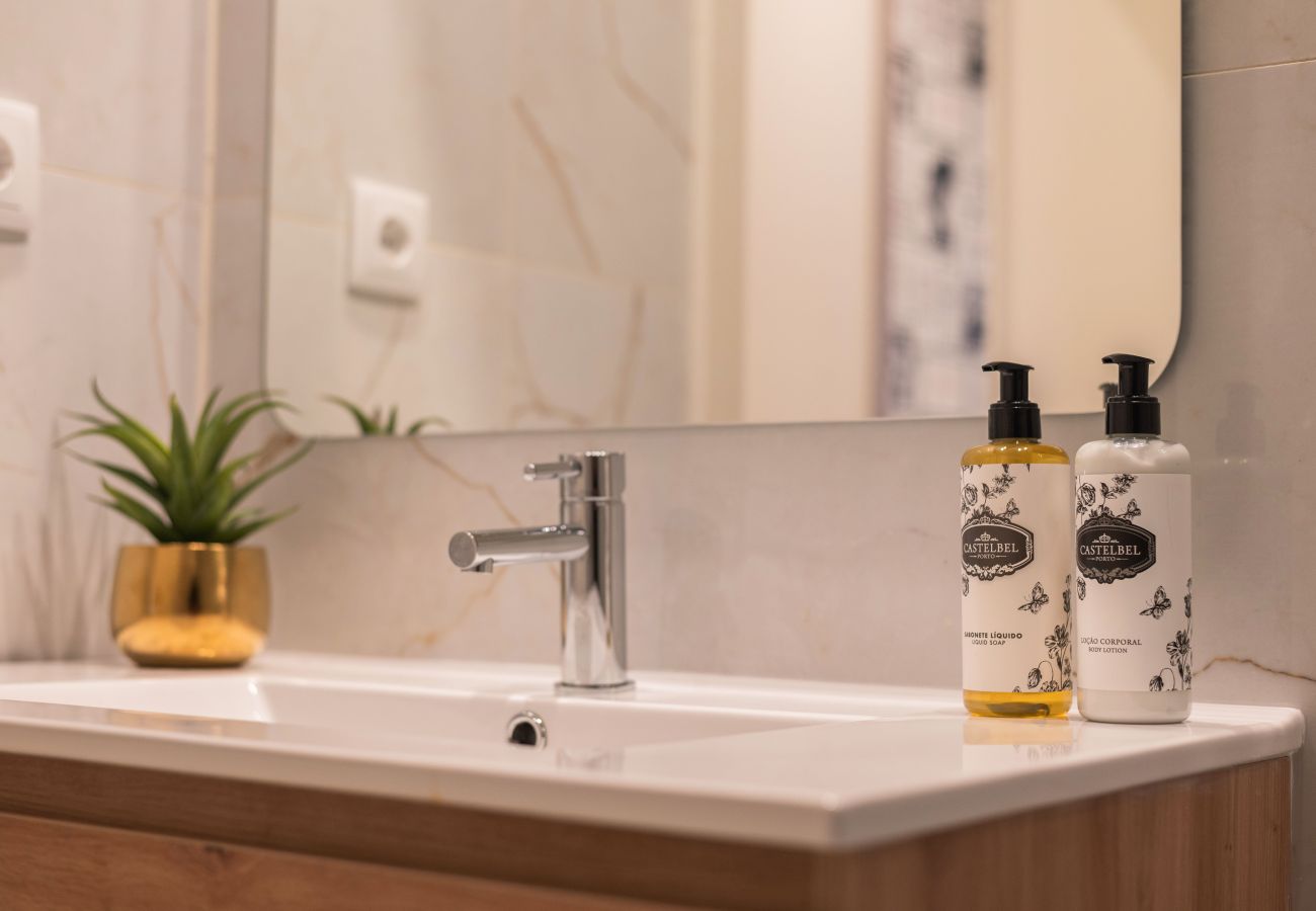 Apartamento em Porto - Luxury Style 20 with AC Downtown Porto near Metro