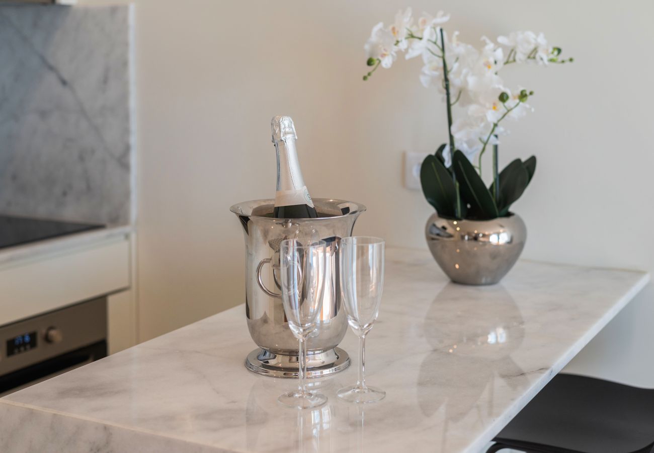 Apartamento em Porto - Luxury Style 30 with AC Downtown Porto near Metro