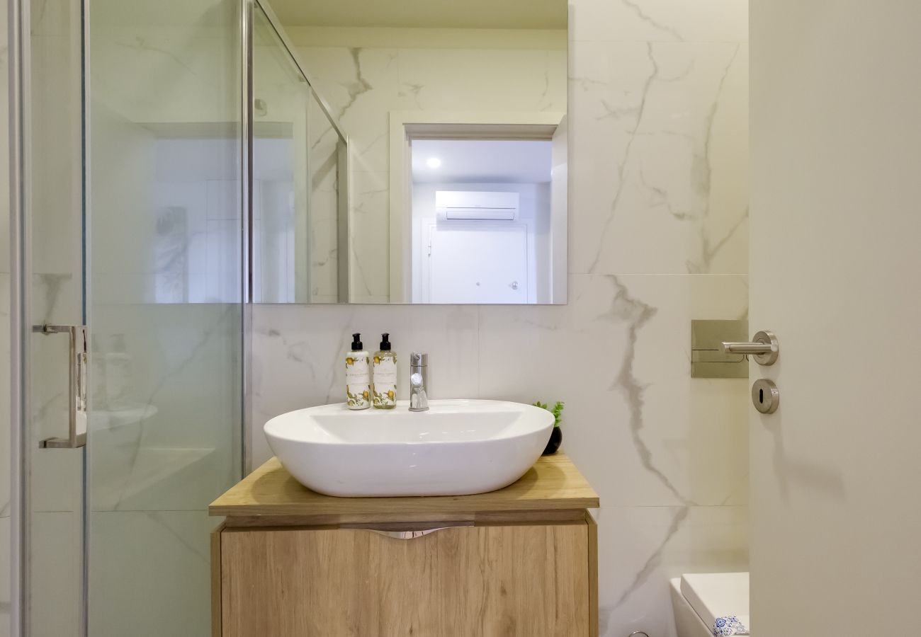 Apartamento em Porto - Magnolia 3 Luxury with AC Metro Downtown Porto