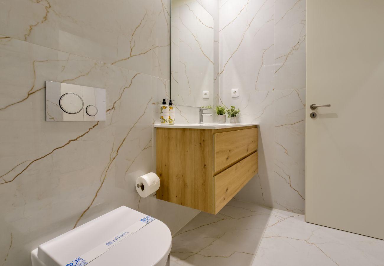 Apartamento em Porto - Luxury Style 8 with A/C Downtown Porto near Metro