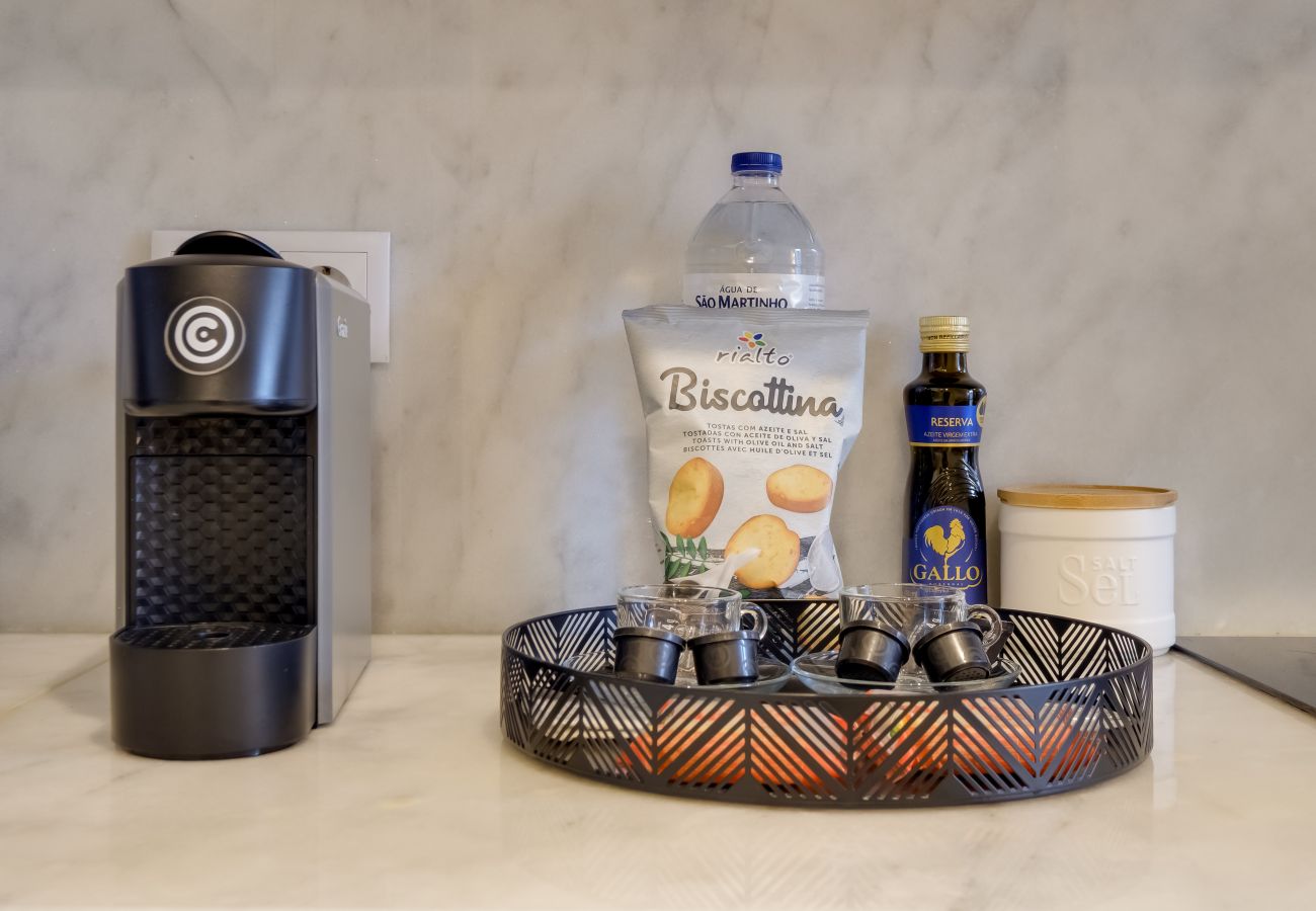 Apartamento em Porto - Luxury Style 8 with A/C Downtown Porto near Metro