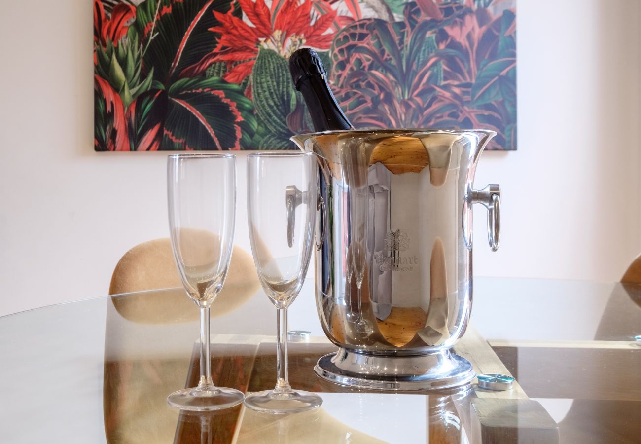 Apartamento em Porto - Magnolia 6 Luxury with AC Metro Downtown Porto