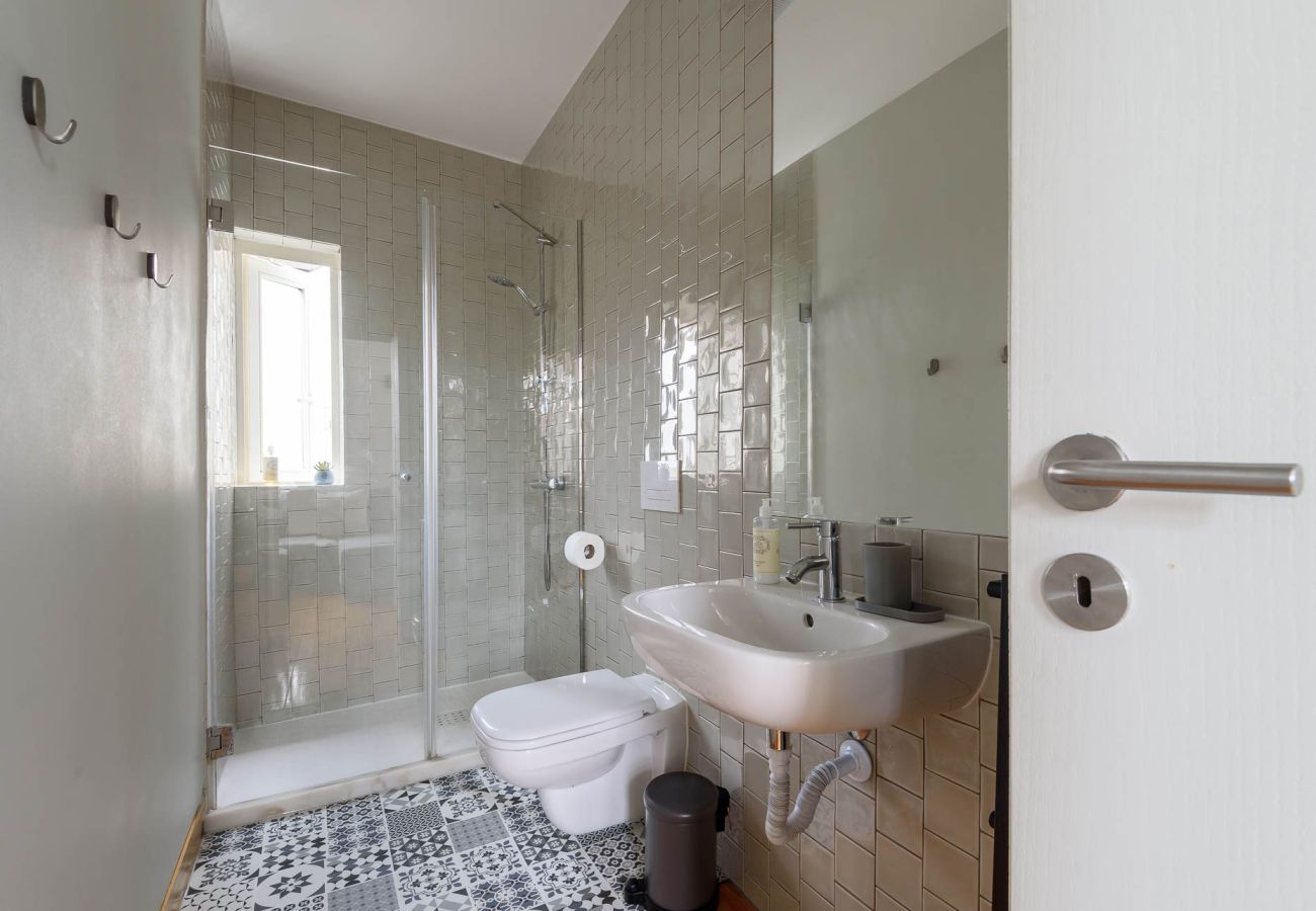 Apartamento em Porto - White Lotus | Luxury 2BR with AC Downtown Porto