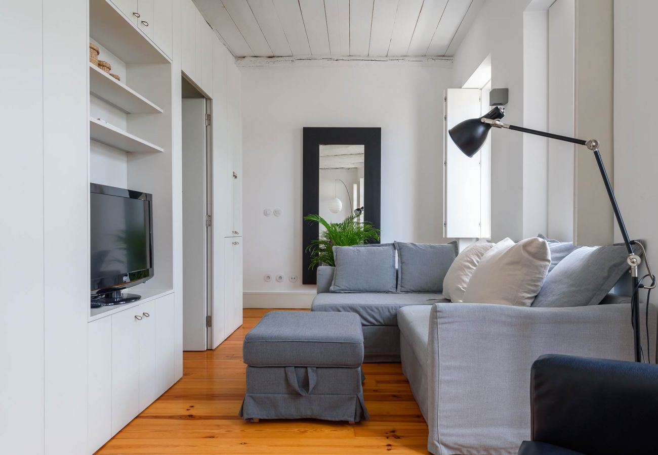 Apartamento em Porto - White Lotus | Luxury 2BR with AC Downtown Porto