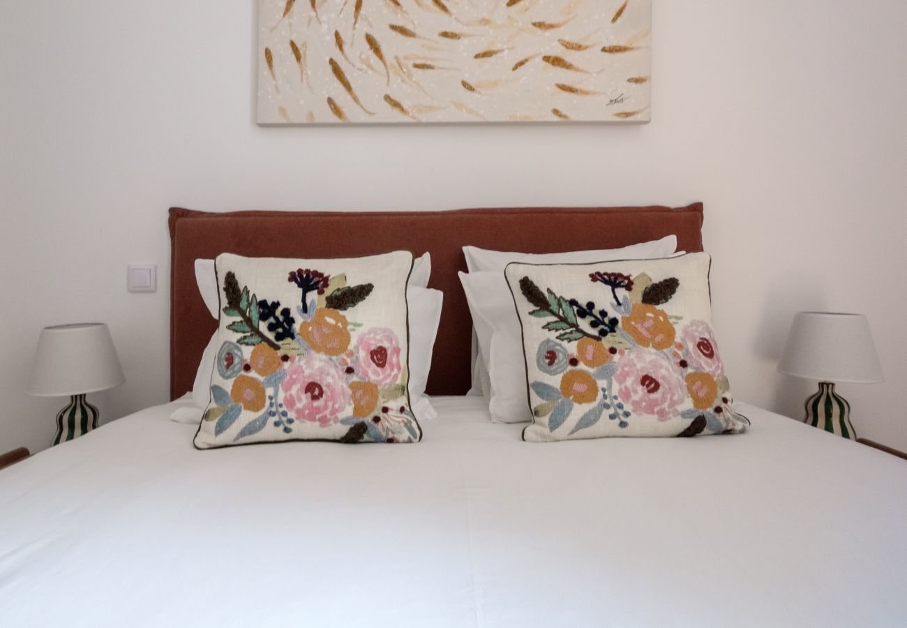 Apartamento em Porto - The Library | Luxury House with AC Downtown Porto