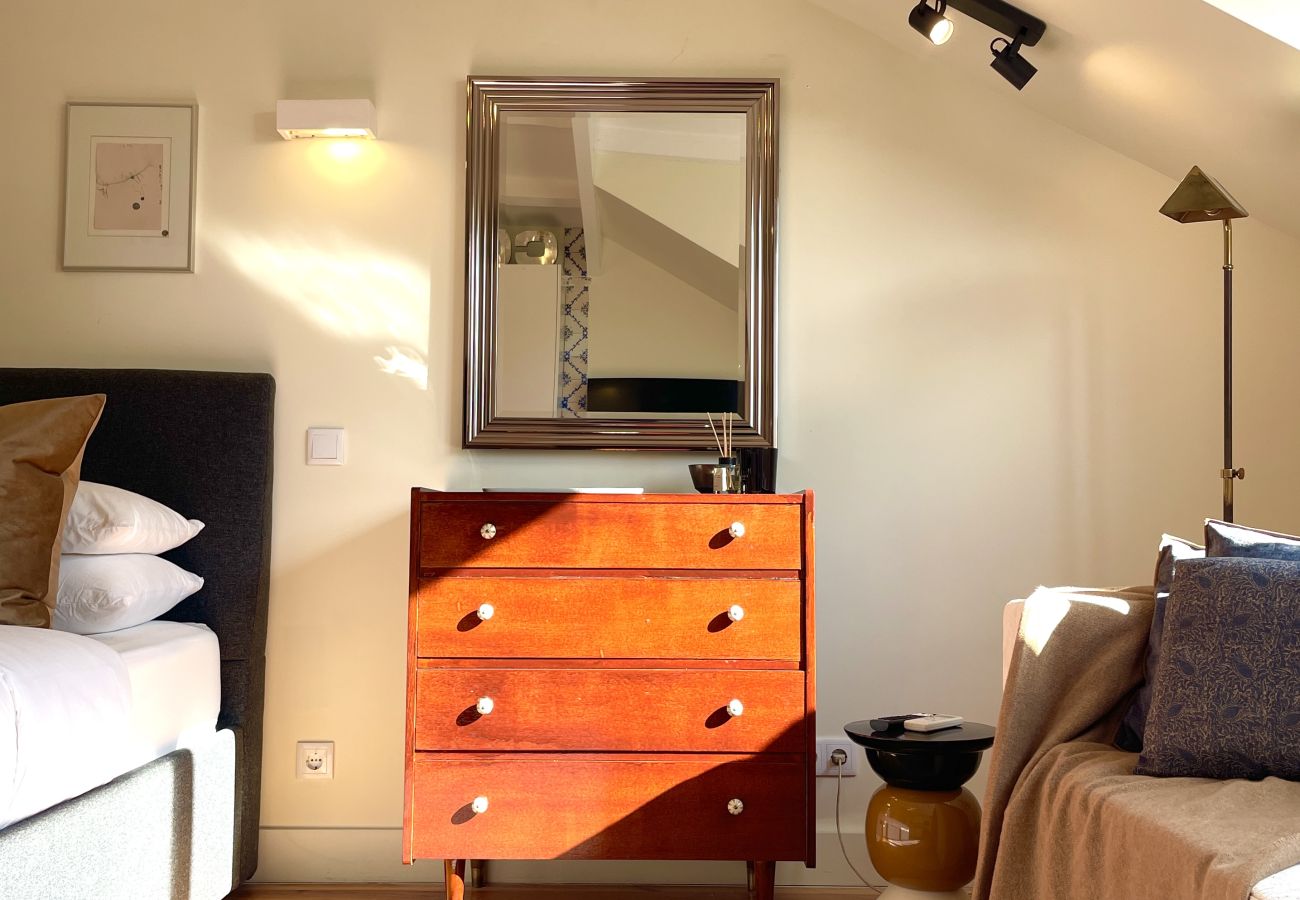 Apartamento em Porto - Elegant Sunlit Loft in the trendy heart of Porto!