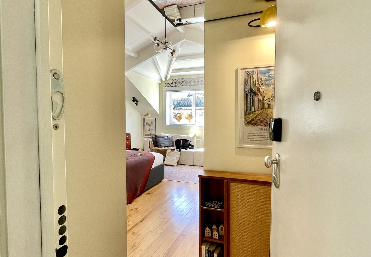 Apartamento em Porto - Elegant Sunlit Loft in the trendy heart of Porto!