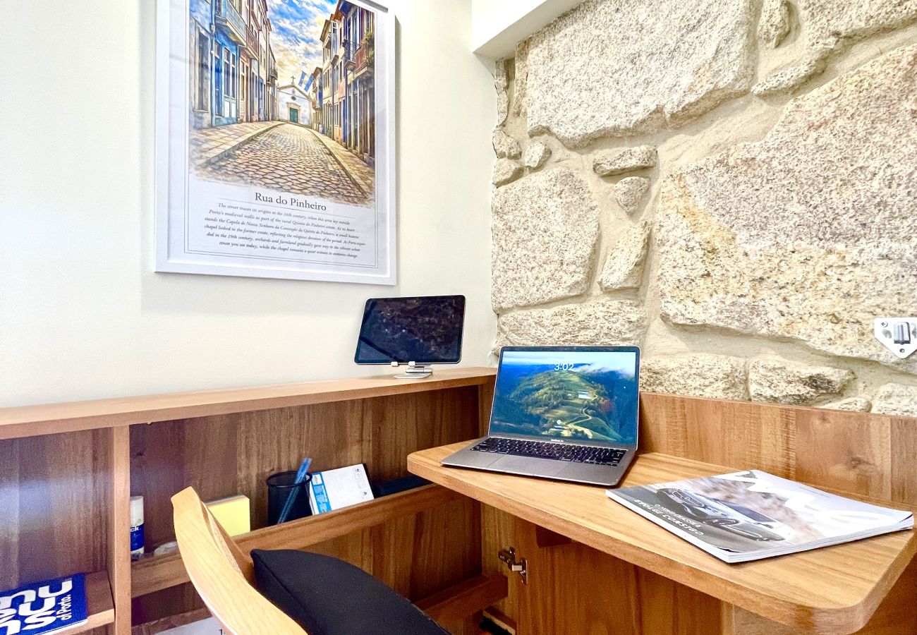 Apartamento em Porto - Elegant Sunlit Loft in the trendy heart of Porto!