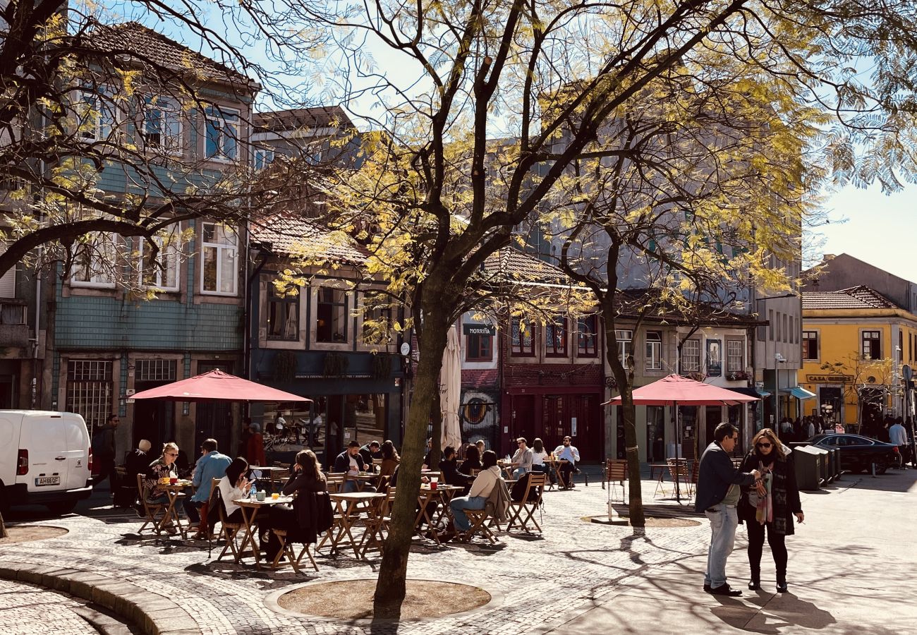 Apartamento em Porto - Elegant Sunlit Loft in the trendy heart of Porto!