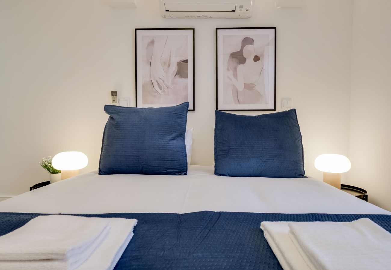 Apartamento em Porto - Cedofeita Balcony Apartment W/ AC Downtown