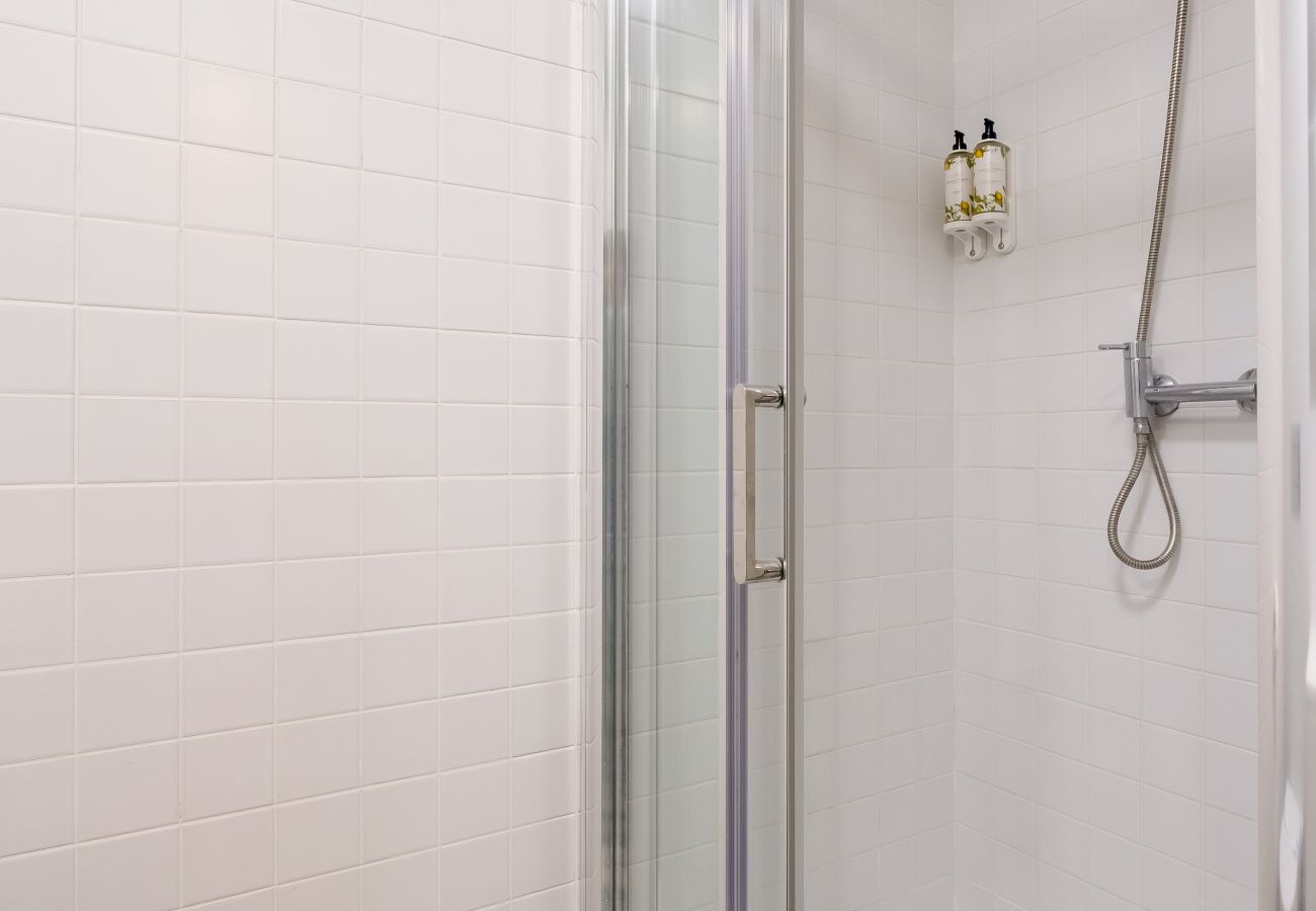 Apartamento em Porto - Cedofeita Balcony Apartment W/ AC Downtown