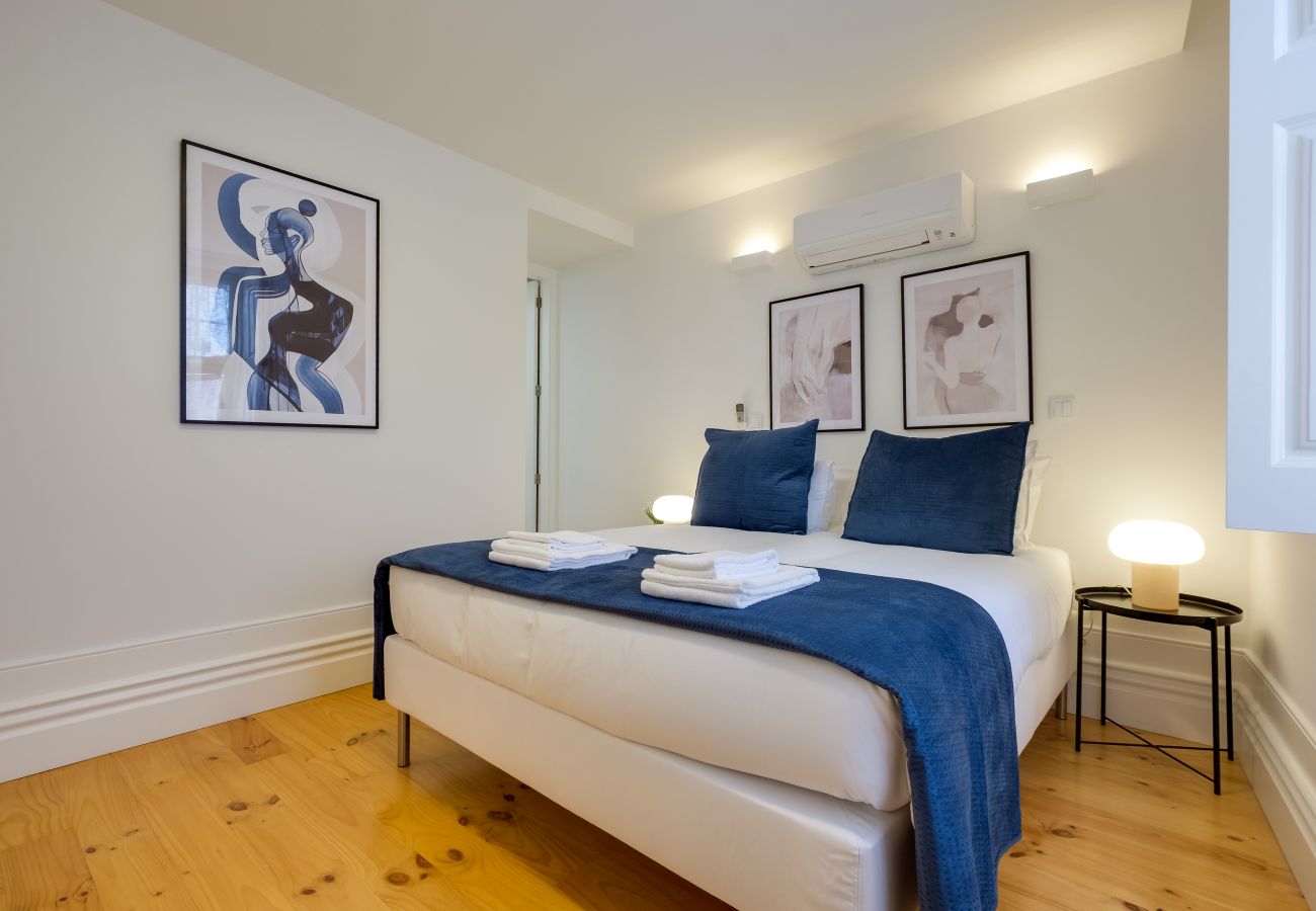 Apartamento em Porto - Cedofeita Balcony Apartment W/ AC Downtown