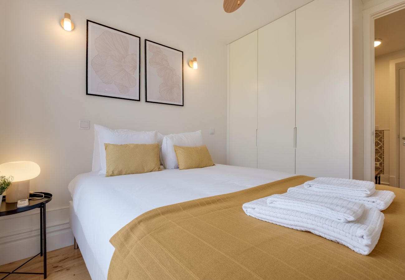 Apartamento em Porto - Cedofeita Balcony Apartment W/ AC Downtown