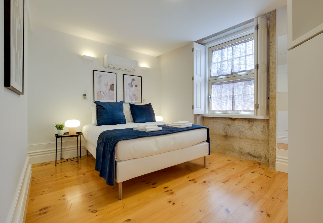 Apartamento em Porto - Cedofeita Balcony Apartment W/ AC Downtown