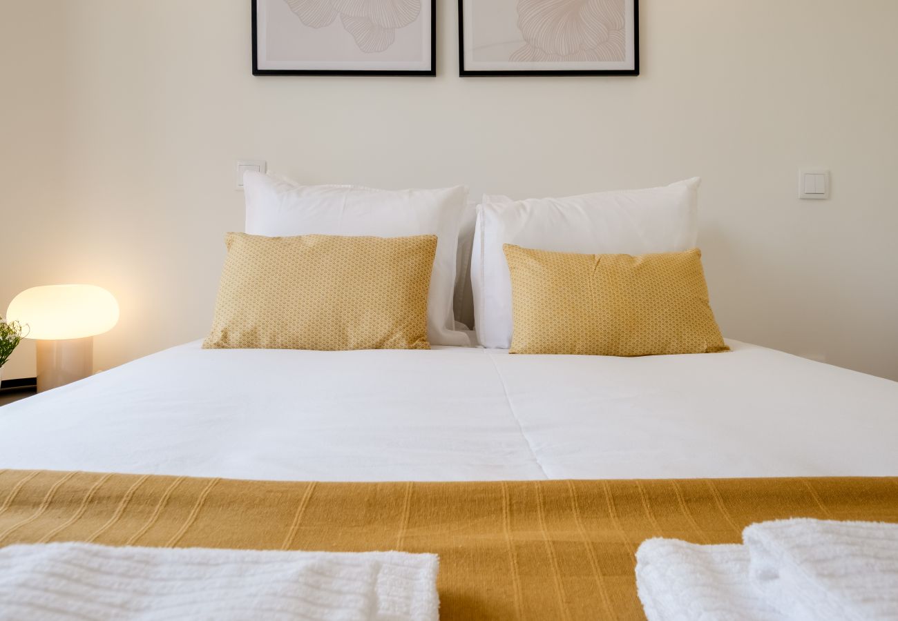 Apartamento em Porto - Cedofeita Balcony Apartment W/ AC Downtown