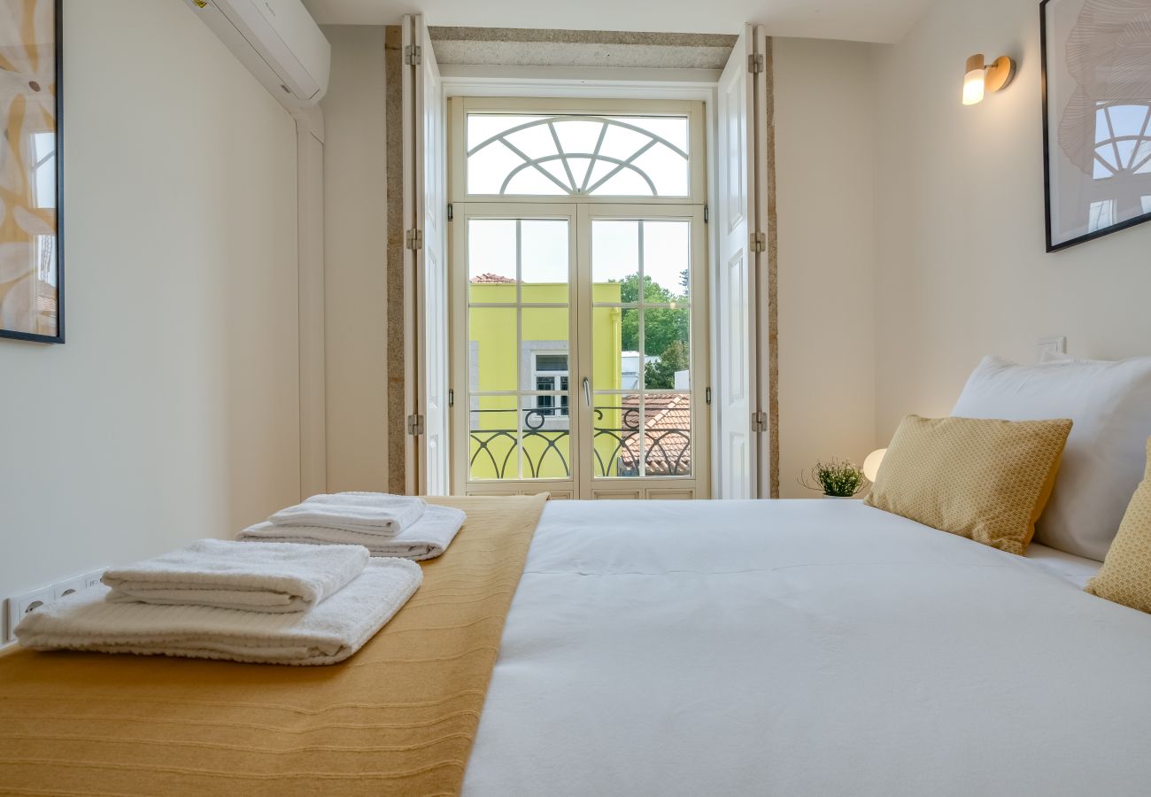 Apartamento em Porto - Cedofeita Balcony Apartment W/ AC Downtown