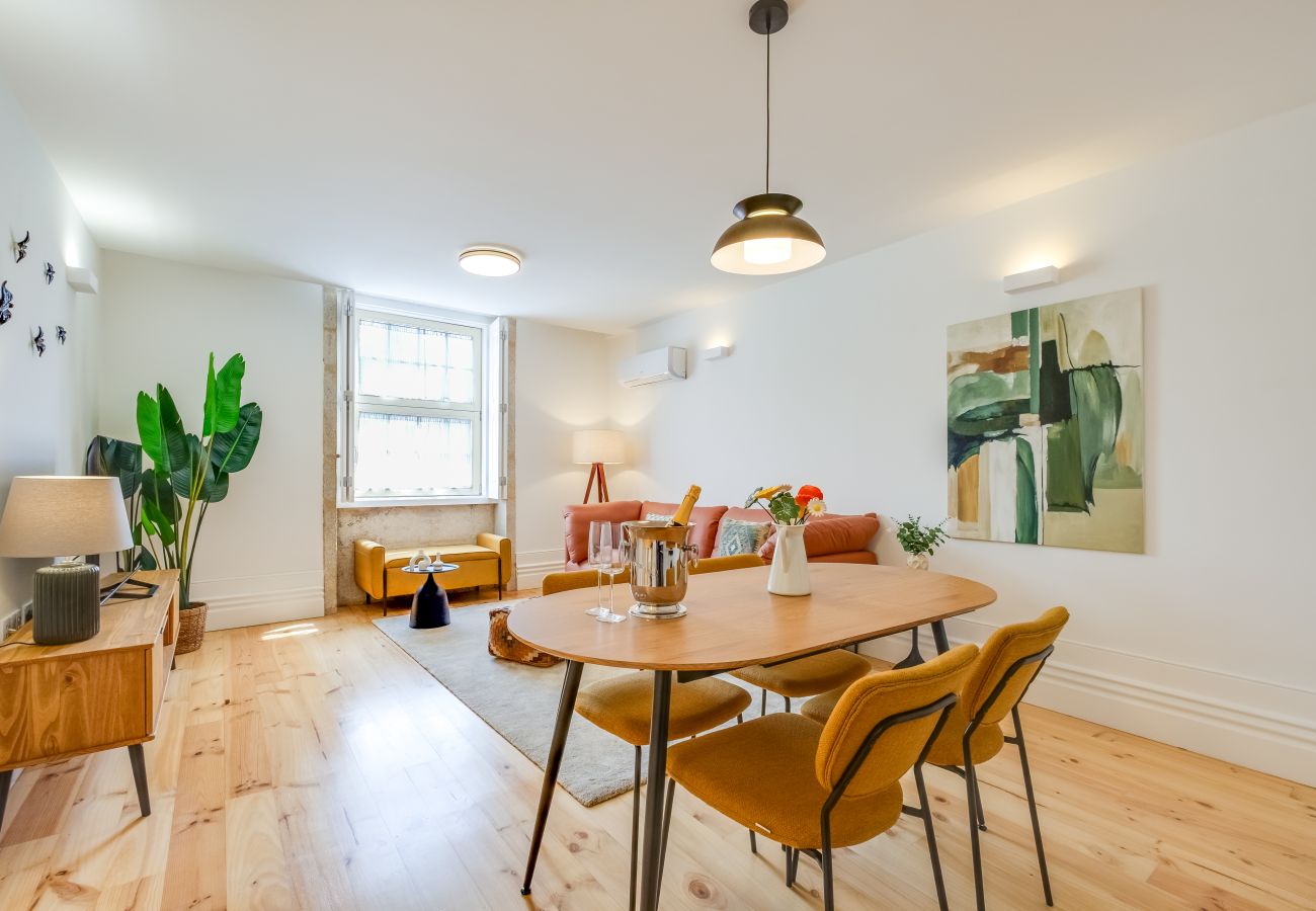 Apartamento em Porto - Cedofeita Balcony Apartment W/ AC Downtown