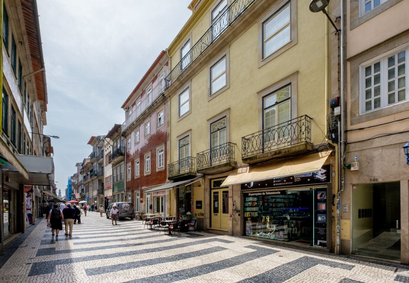Apartamento em Porto - Cedofeita Balcony Apartment W/ AC Downtown