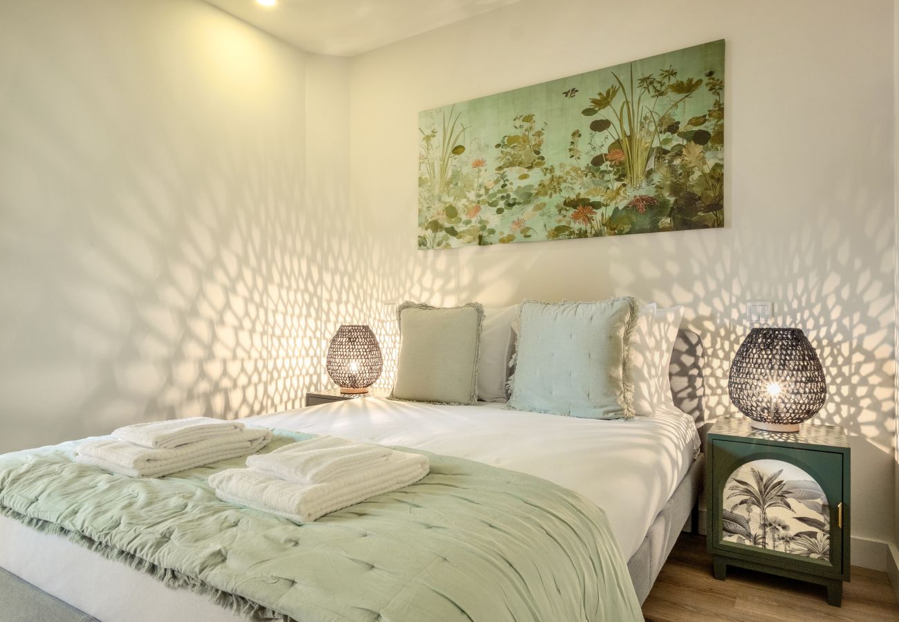 Apartamento em Porto - Magnolia 2 Luxury with AC Metro Downtown Porto