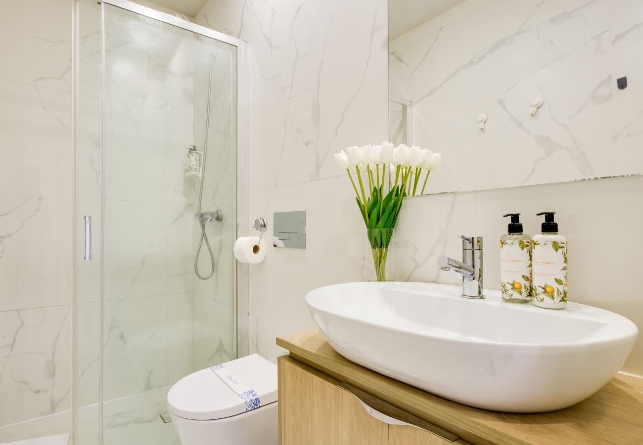 Apartamento em Porto - Magnolia 4 Luxury with AC Metro Downtown Porto