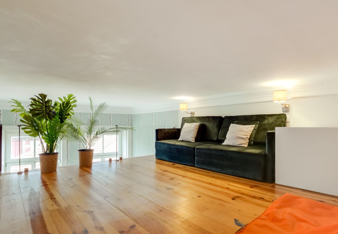 Apartment in Porto - Elegant Ballet House | Metro · Downtown · A/C
