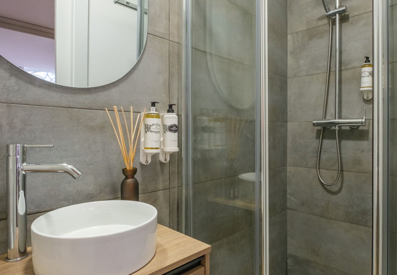 Apartment in Porto - Almada Luxury House with A/C, Downtown near Metro