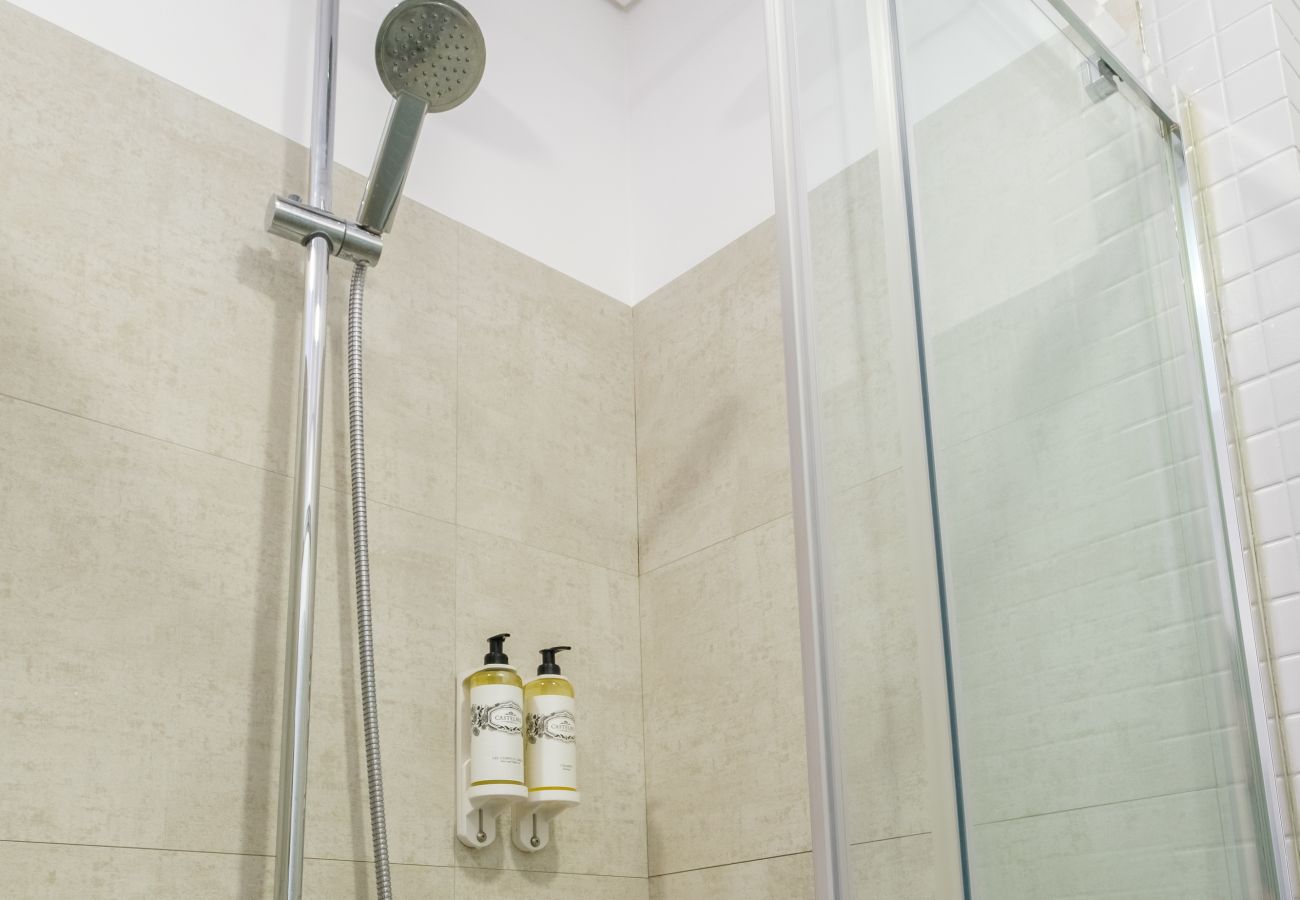 Apartment in Porto - Skylight Luxury House with A/C in Downtown Porto n