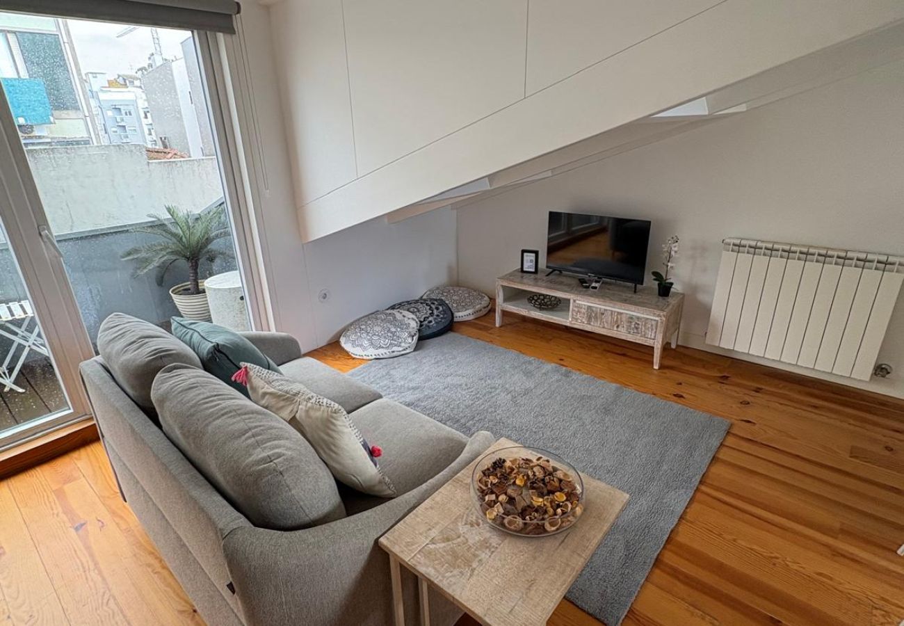 Apartment in Porto - Beautiful Loft w/AC, Balcony , Downtown near Metro
