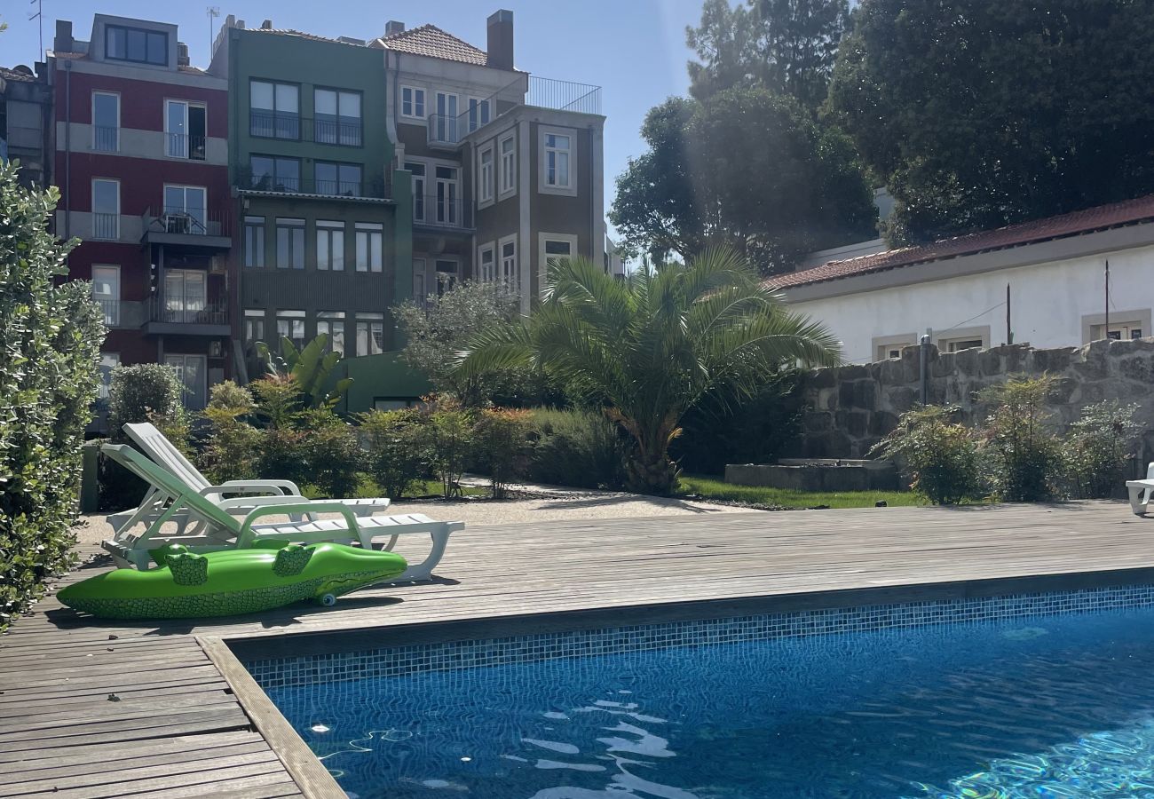 Apartment in Porto - Cosy House Downtown Porto w/ swimming pool and AC