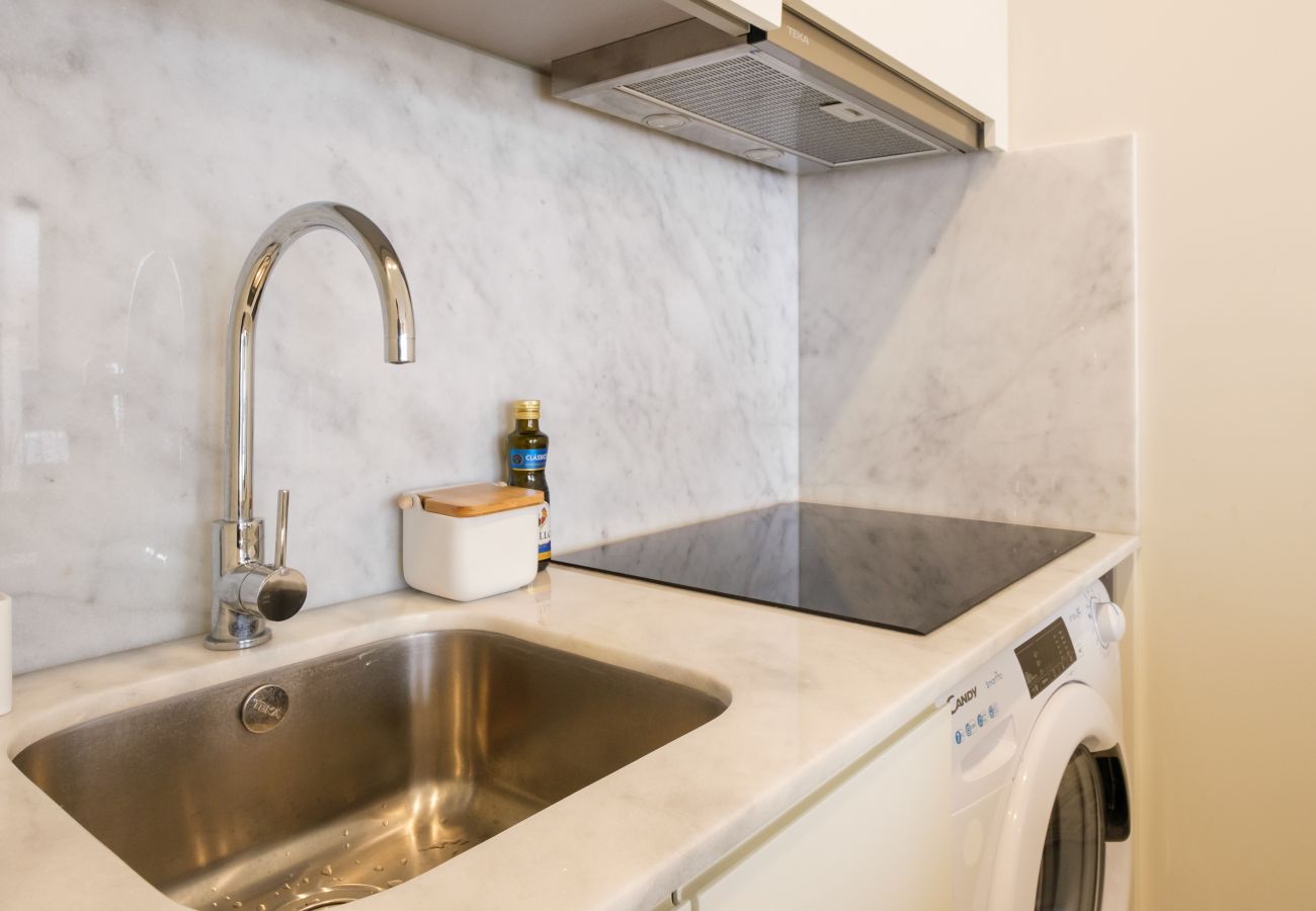 Apartment in Porto - Luxury Style 4 with A/C Downtown Porto near Metro