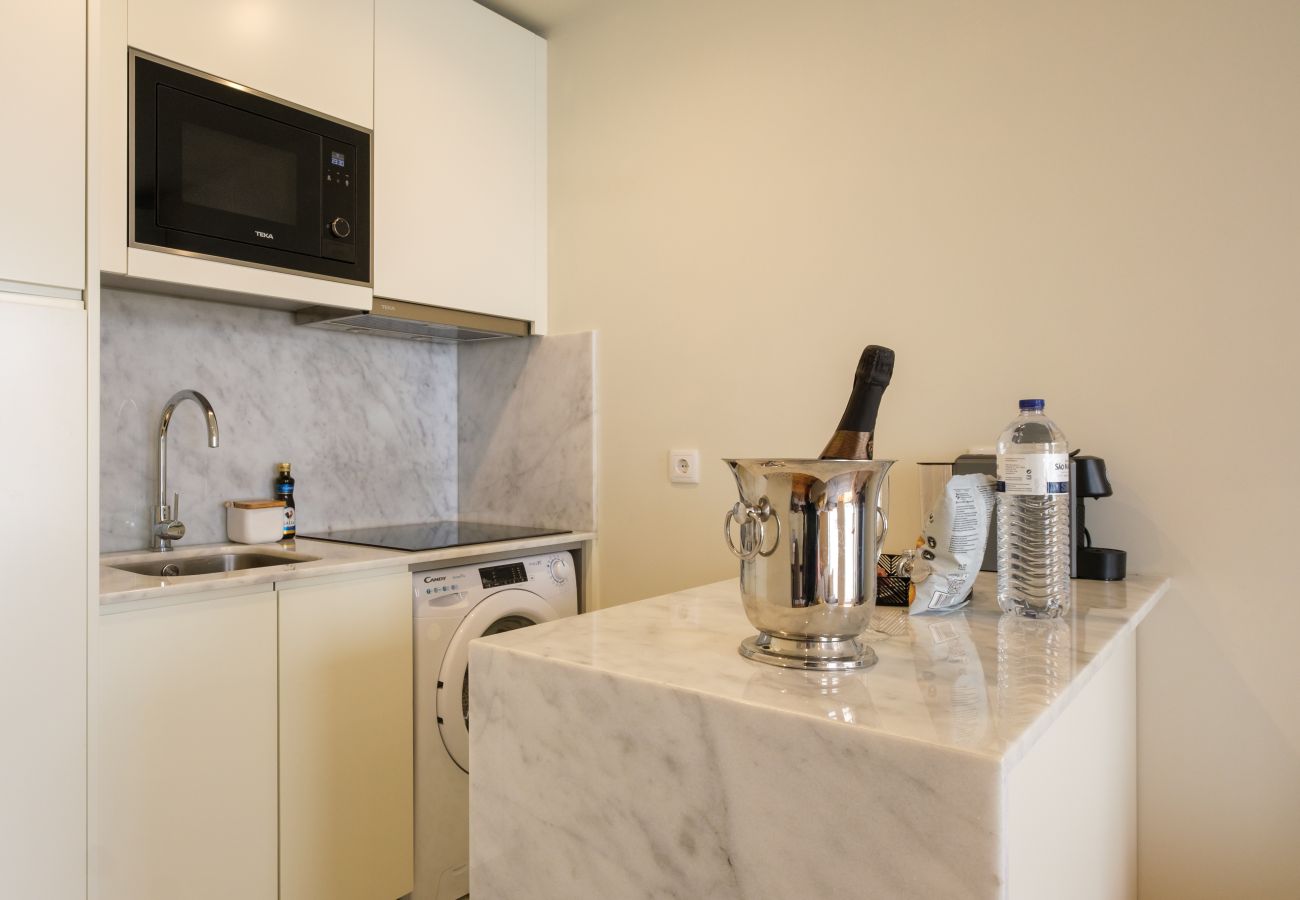 Apartment in Porto - Luxury Style 4 with A/C Downtown Porto near Metro