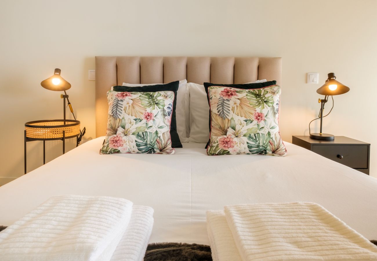 Apartment in Porto - Luxury Style 4 with A/C Downtown Porto near Metro