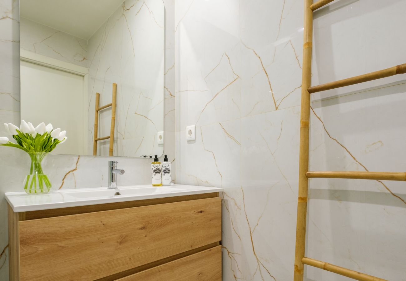 Apartment in Porto - Luxury Style 7 with A/C Downtown Porto near Metro