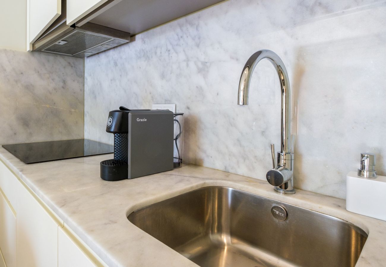 Apartment in Porto - Luxury Style 7 with A/C Downtown Porto near Metro