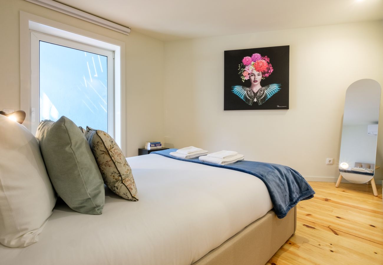 Apartment in Porto - Luxury Style 6 with A/C Downtown Porto near Metro