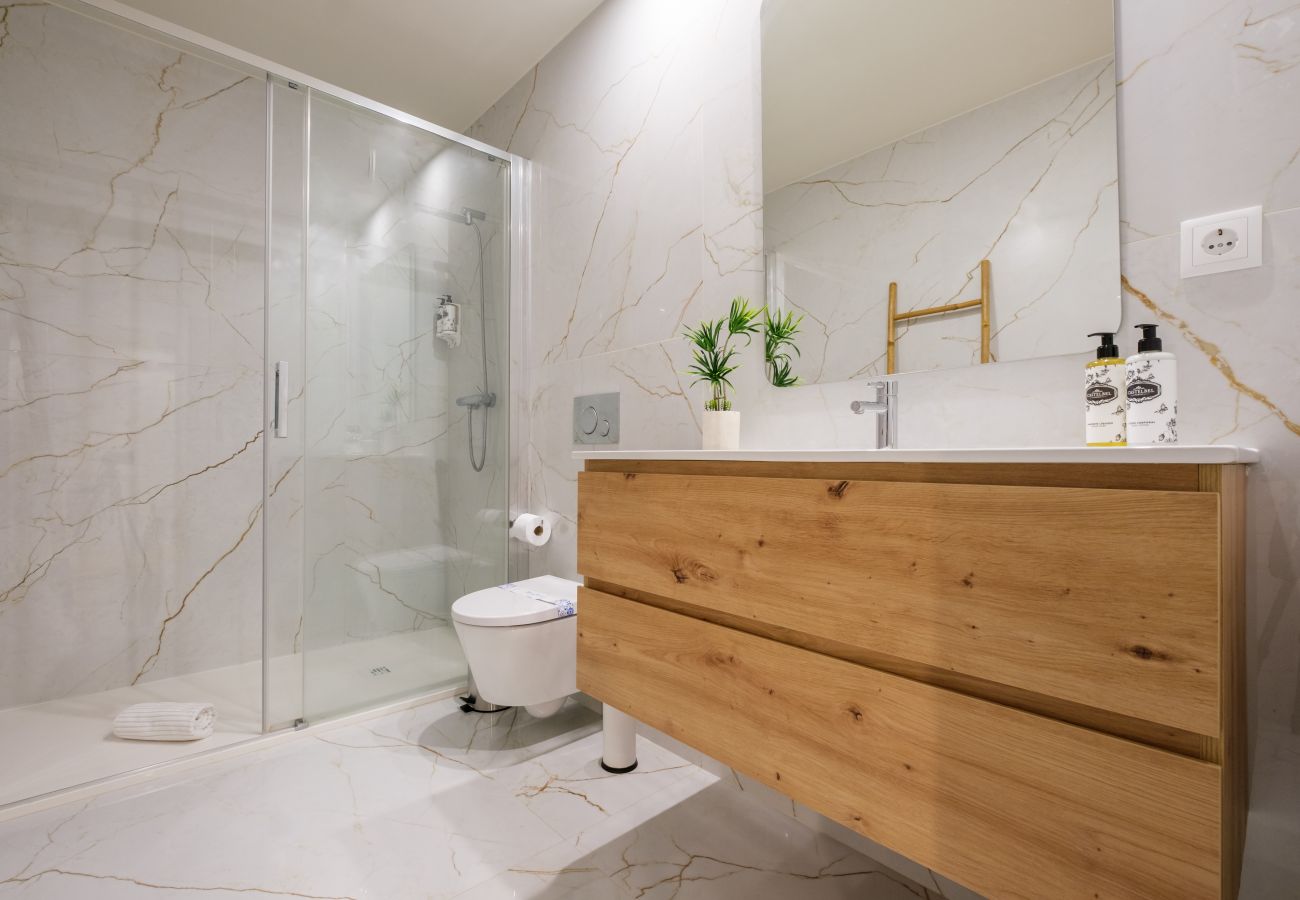 Apartment in Porto - Luxury Style 6 with A/C Downtown Porto near Metro