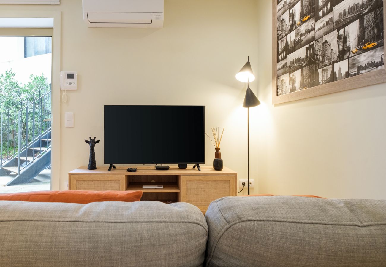 Apartment in Porto - Luxury Style 6 with A/C Downtown Porto near Metro