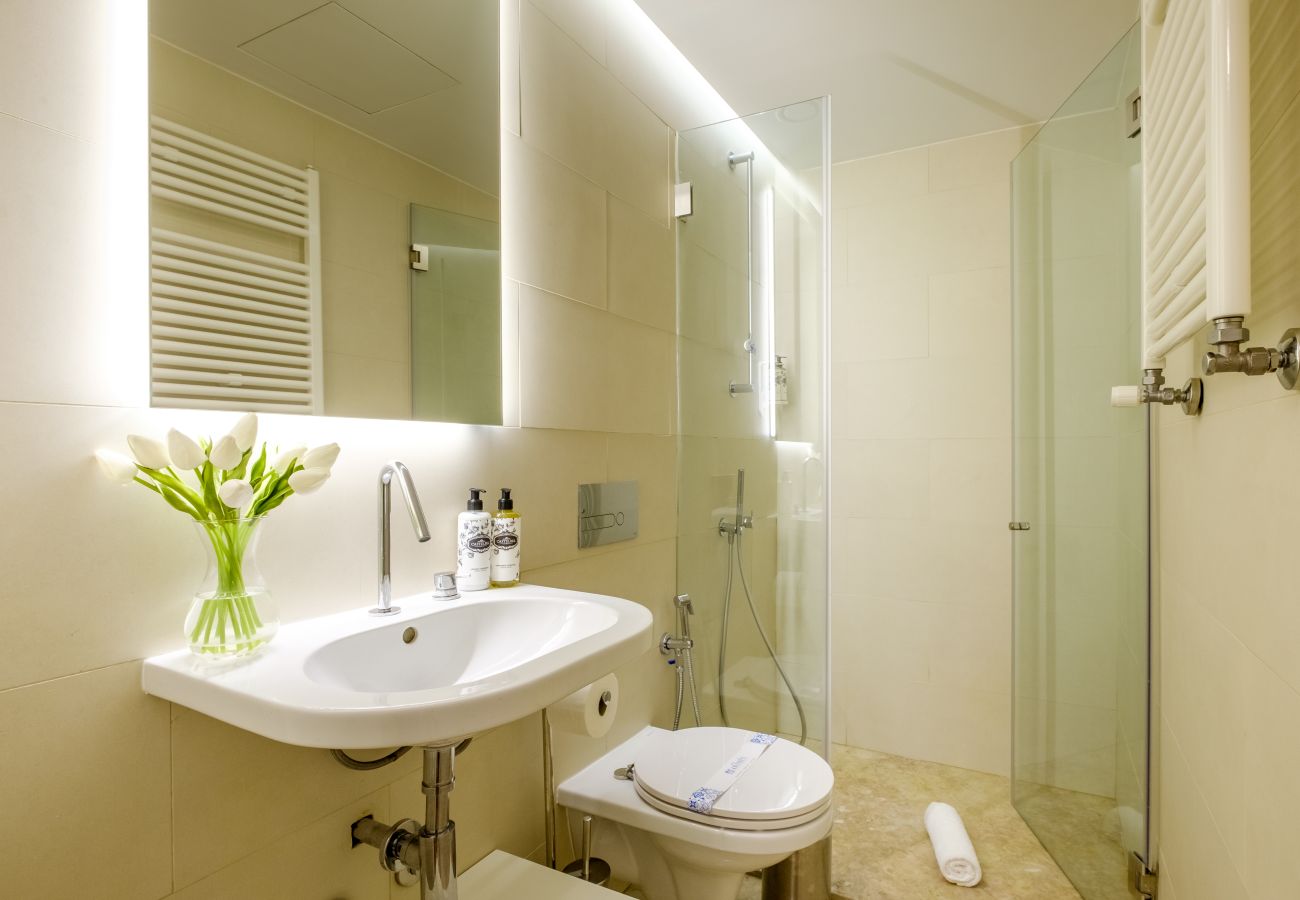 Apartment in Porto - Discovery Luxury Historic House At Rua das Flores