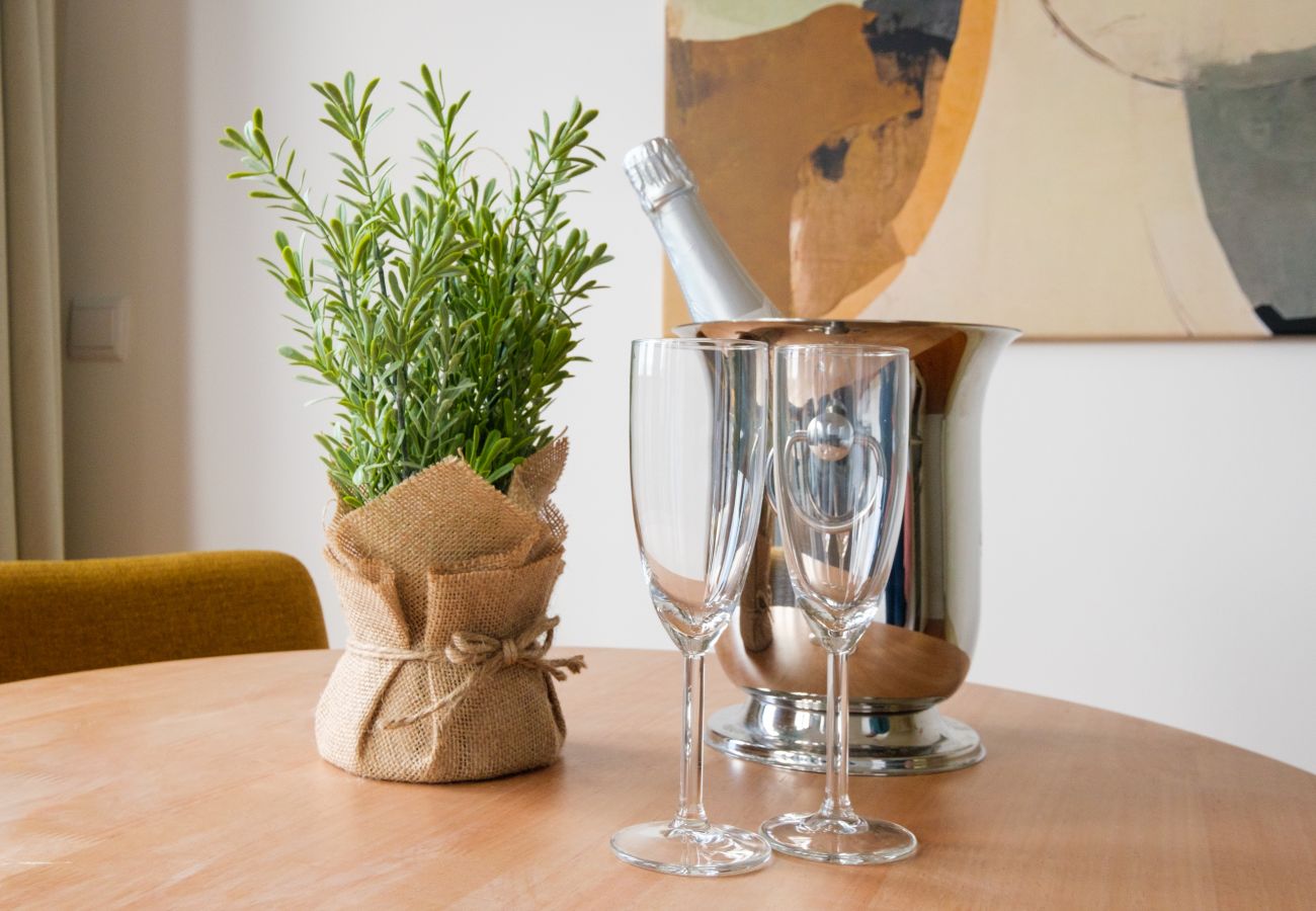 Apartment in Porto - Cedofeita Sunshine Luxury Apartment Downtown Porto