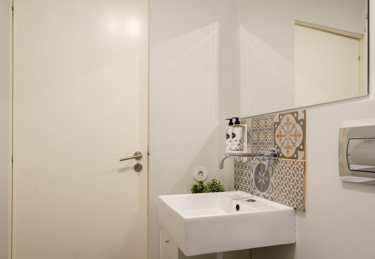 Apartment in Porto - Historic Porto Nook Downtown Porto near metro