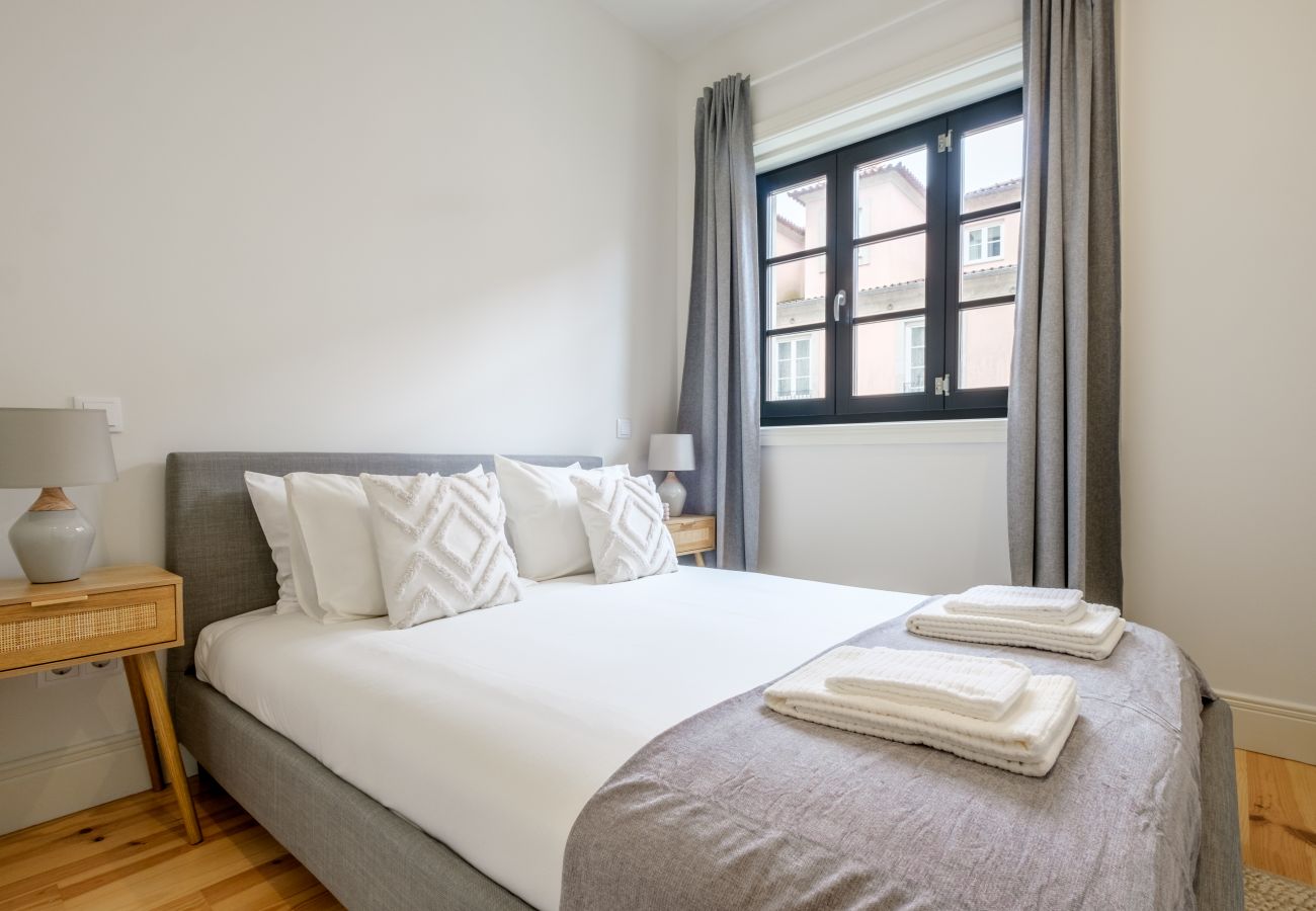 Apartment in Porto - Art Deco 12 Luxury 2BR Apartment Downtown Metro AC