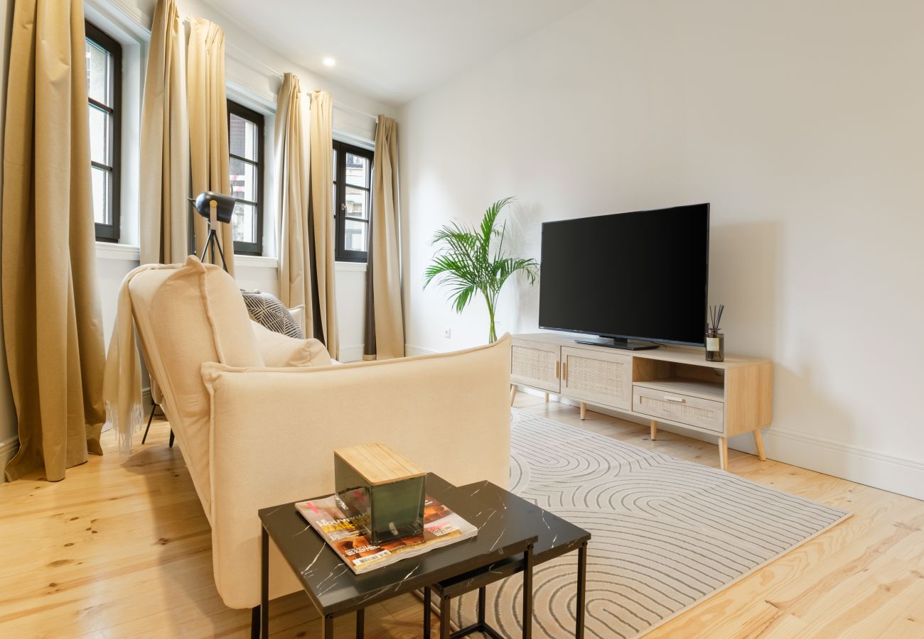 Apartment in Porto - Art Deco 12 Luxury 2BR Apartment Downtown Metro AC