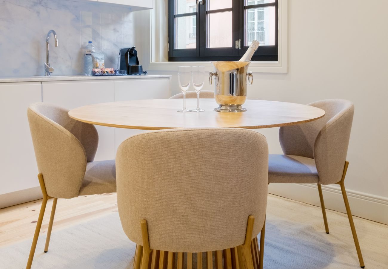 Apartment in Porto - Art Deco 12 Luxury 2BR Apartment Downtown Metro AC