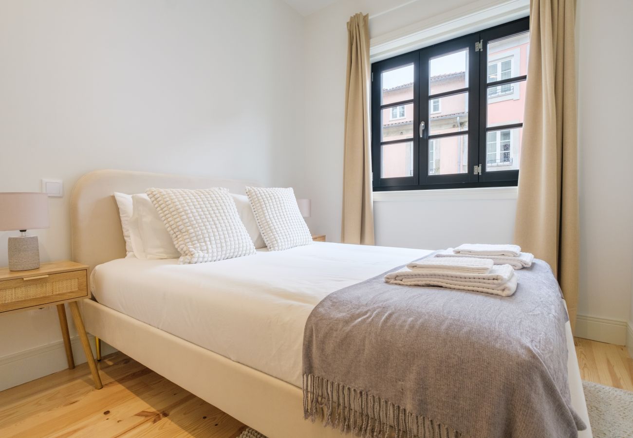 Apartment in Porto - Art Deco 12 Luxury 2BR Apartment Downtown Metro AC