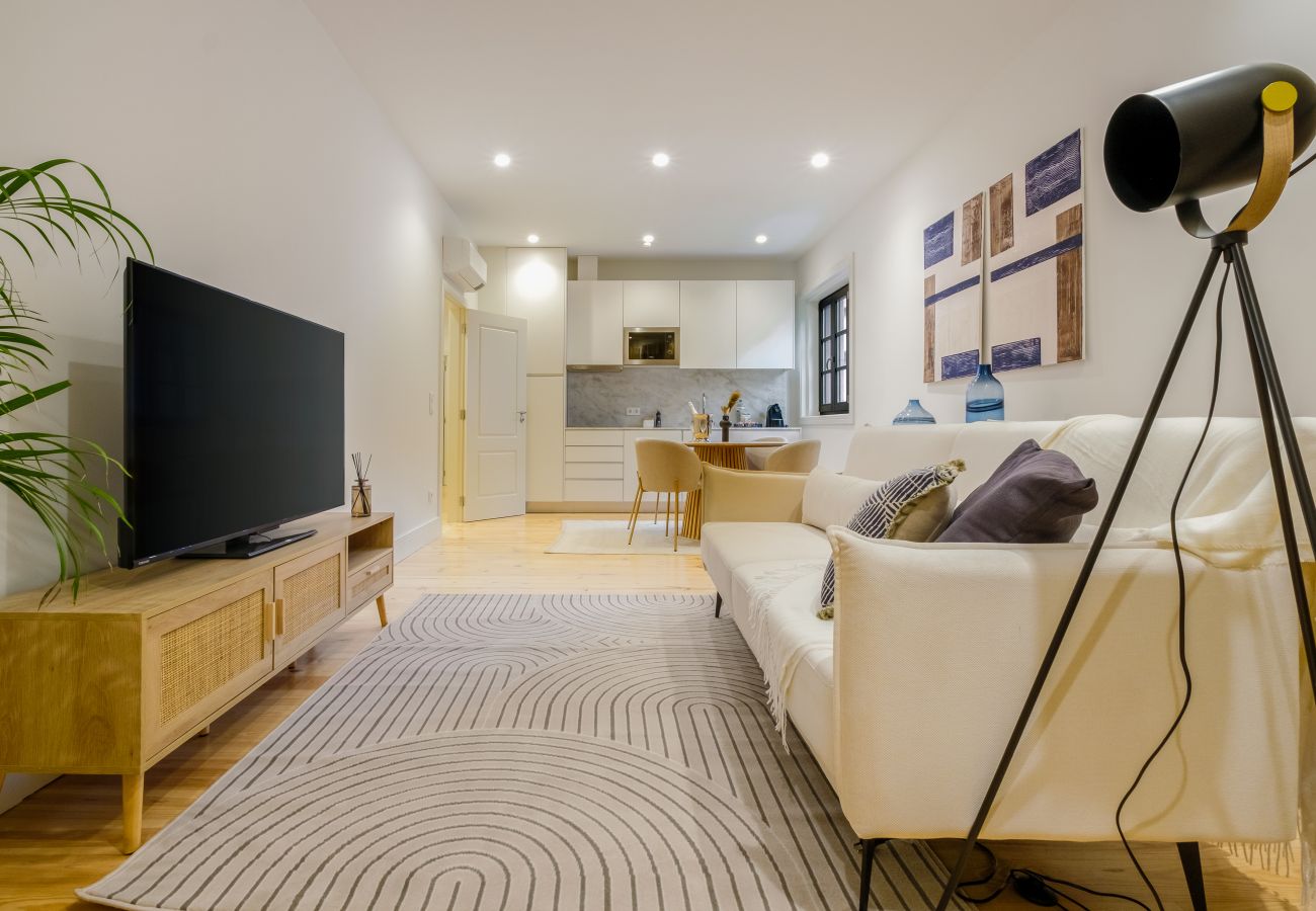 Apartment in Porto - Art Deco 12 Luxury 2BR Apartment Downtown Metro AC